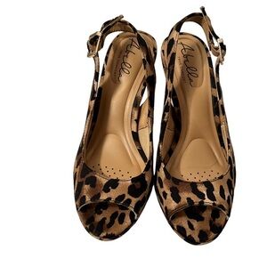 Abella True Comfort Leopard Print Shoes Size 6M NWOT